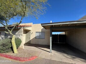 6527 N 67th Ave in Glendale, AZ - Building Photo