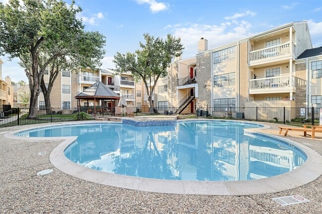 2750 Holly Hall St, Unit 1711 in Houston, TX - Building Photo - Building Photo