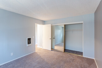 Buena Capri Apartments in Buena Park, CA - Building Photo - Interior Photo