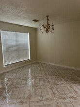 3101 Meadow Bay Dr in Dickinson, TX - Building Photo - Building Photo