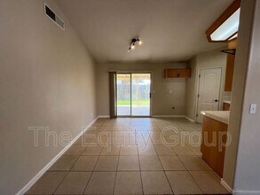 1615 W Median Ave in Porterville, CA - Building Photo - Building Photo