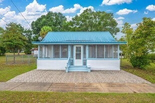 346 Crescent Dr in Defuniak Springs, FL - Building Photo