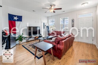 3923 Four Poles Park Dr in North Charleston, SC - Building Photo - Building Photo