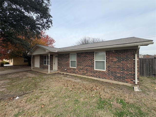 105 Southland Dr in Sanger, TX - Building Photo - Building Photo