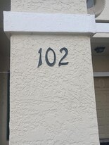 102 Belmont Ln in North Lauderdale, FL - Building Photo