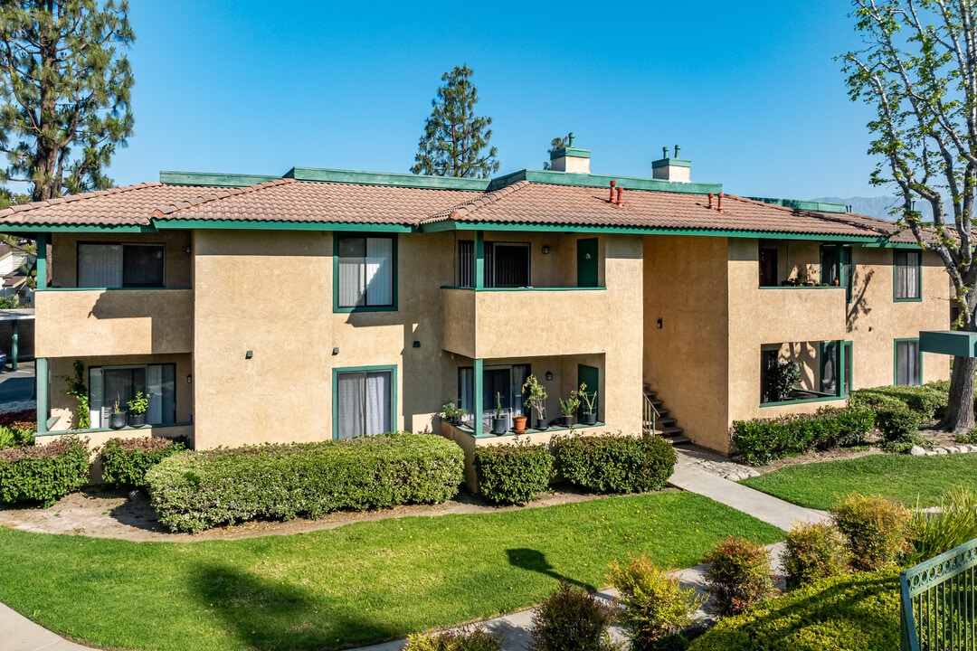 Cherry Cove in Ontario, CA - Foto de edificio