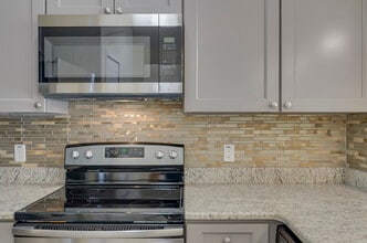 30 Frenora Ln in Palm Coast, FL - Building Photo - Building Photo