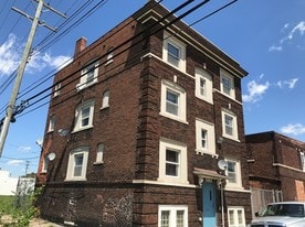 816 Brainard St in Detroit, MI - Building Photo