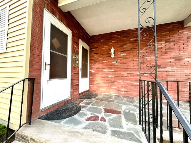 41 Mount Vernon St, Unit 3 in Somerville, MA - Building Photo - Building Photo