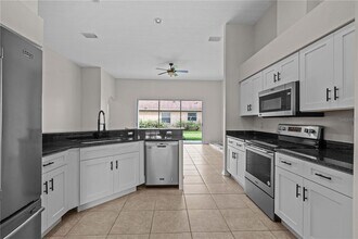 11611 Jordans Landing Ct in Riverview, FL - Building Photo - Building Photo