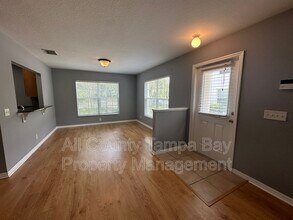 9448 Charlesberg Dr in Tampa, FL - Building Photo - Building Photo