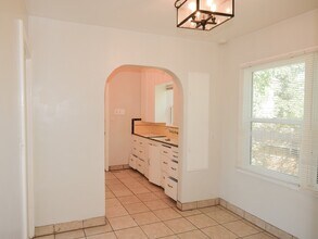 36 1/2 N 200 W in Logan, UT - Foto de edificio - Building Photo