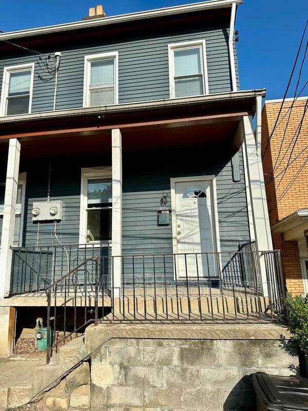 property at 826 Walbridge St