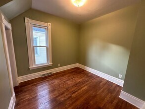 824 5th St NW in Grand Rapids, MI - Building Photo - Building Photo