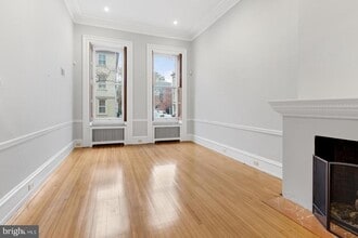 323 S 17th St in Philadelphia, PA - Building Photo - Building Photo
