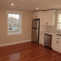 32 Newhall St, Unit 32 Newhall Street Saugus, in Saugus, MA - Building Photo