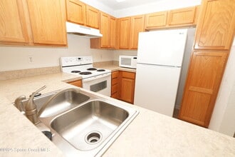 110 Turpial Way in Melbourne, FL - Building Photo - Building Photo