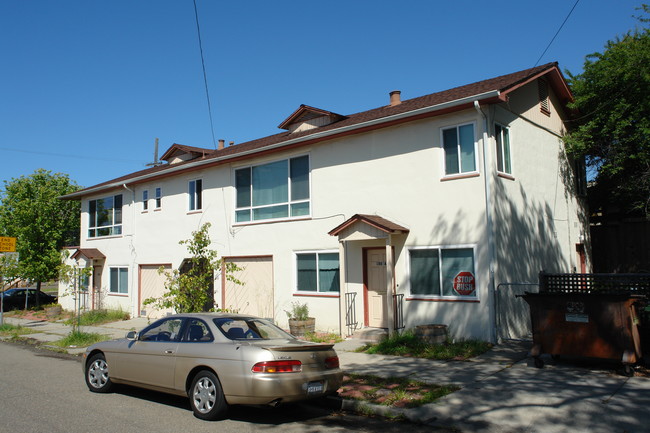 1801 Derby St in Berkeley, CA - Building Photo - Building Photo