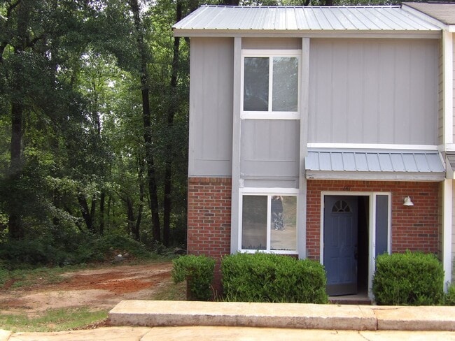 property at 141 Candlebrook Dr
