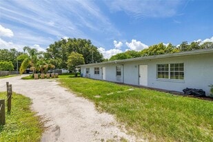 2150 Barbara Dr in St. Cloud, FL - Building Photo