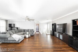 9761 Splendor Sky Ave in Las Vegas, NV - Building Photo - Building Photo