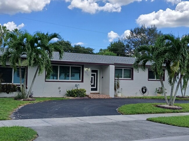 19731 NW 4th Ave in Miami, FL - Building Photo - Building Photo