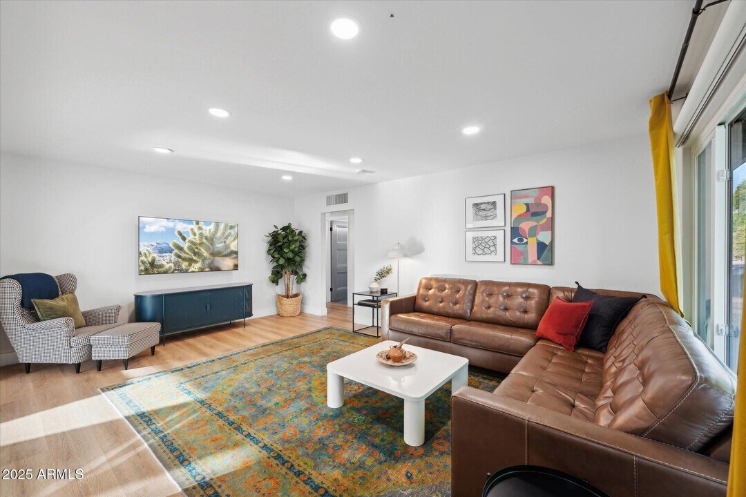 3802 E Piccadilly Rd in Phoenix, AZ - Building Photo