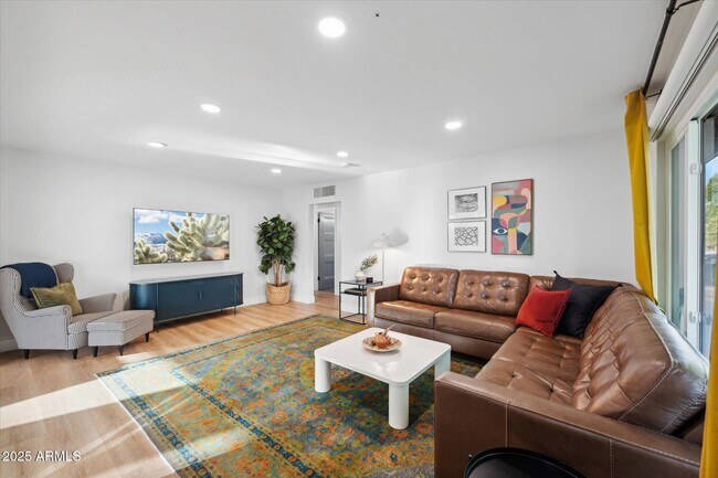 property at 3802 E Piccadilly Rd