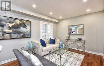 33 Holloway Rd in Markham, ON - Building Photo - Building Photo