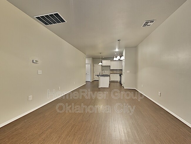 11206 Coachmans Rd in Yukon, OK - Building Photo - Building Photo