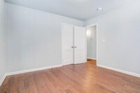 2446 Lynn Iris Dr photo'