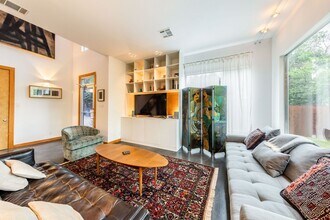 1902 Alegria Rd in Austin, TX - Building Photo - Building Photo