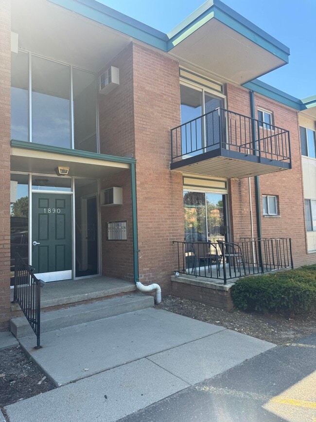 property at 1890 Axtell Dr