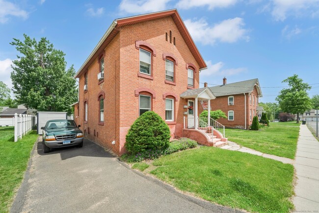 9 Olive St in Windsor Locks, CT - Building Photo - Building Photo