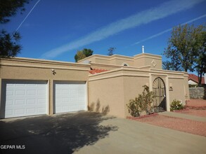 11653 Lake Erie Dr in El Paso, TX - Building Photo - Building Photo
