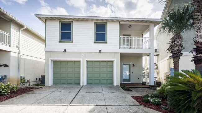 218 Bonita Cir in Panama City, FL - Building Photo - Building Photo