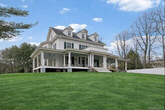 397 Split Rock Rd in Syosset, NY - Building Photo - Building Photo