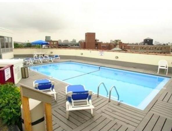 12 Stoneholm St, Unit 402 in Boston, MA - Foto de edificio - Building Photo