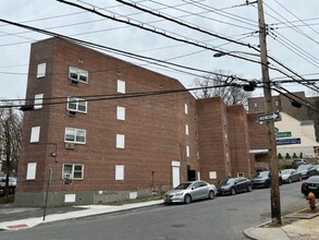 172 Ravine Ave in Yonkers, NY - Building Photo - Building Photo