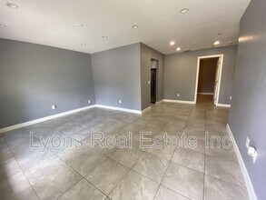 4186 Pine Drop Ln in North Fort Myers, FL - Building Photo - Building Photo