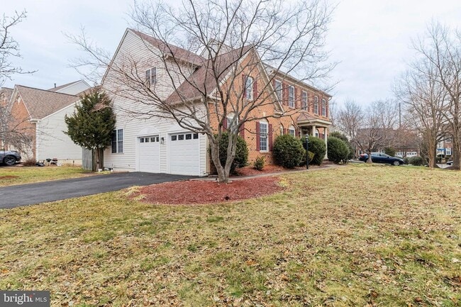 6239 Willowfield Way in Springfield, VA - Foto de edificio - Building Photo