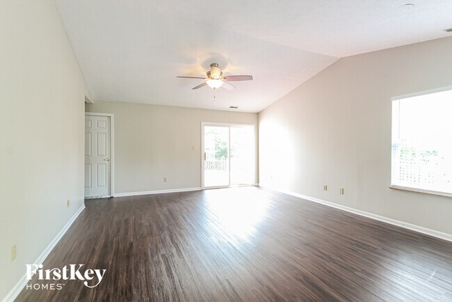 5735 Pillory Way in Indianapolis, IN - Foto de edificio - Building Photo