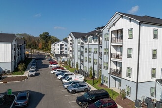 Novo Hickory Highlands in Antioch, TN - Foto de edificio - Building Photo
