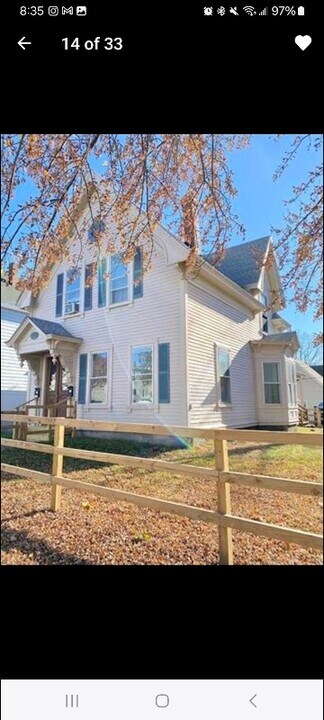 375 Central St in Manchester, NH - Building Photo