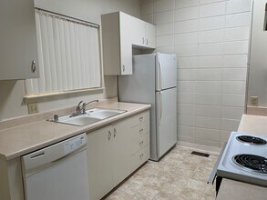 1425-1427 Topaz Way in Sacramento, CA - Building Photo - Building Photo