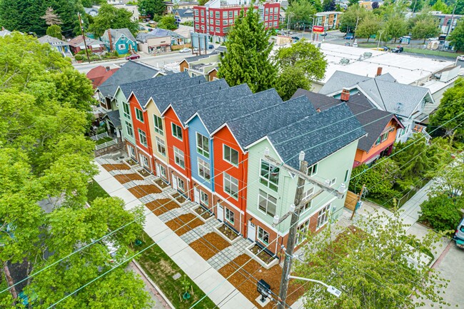 2836 E Spring St in Seattle, WA - Foto de edificio - Building Photo