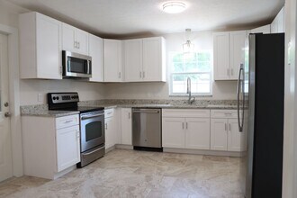 608 Rosemarie Ave in Brandon, FL - Building Photo - Building Photo