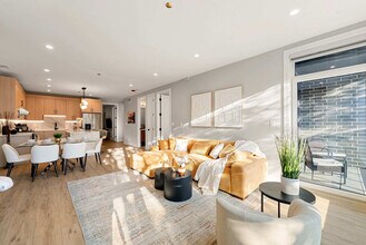 2354 W Polk St in Chicago, IL - Building Photo - Building Photo