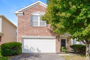 4877 Grimm Dr in Lockbourne, OH - Building Photo
