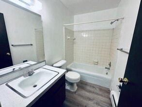 4071 4th St in Wayne, MI - Building Photo - Building Photo